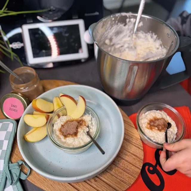Milchreis mit Apfelspalten