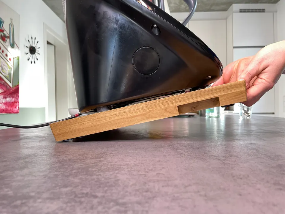 Deska ślizgowa Oak IDOKY®: Thermomix® przesuwany na bok na desce z drewna dębowego